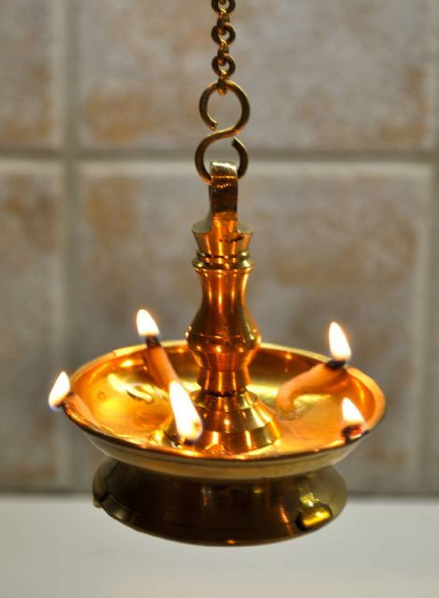 Oil lamp/light is important, Copper light is greater